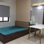 Cho thuê căn studio 25m2 full nội thất mặt tiền đường