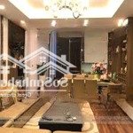 Bán gấp căn hộ chung cư 130 m2, 3 pn, tòa 15 - 17 ngọc khánh. 0985672023