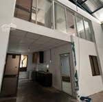 Thuê kho bãi nhà bè, dt 250m2 có tường xây kiên cố đẹp - chuẩn