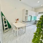 Duplex cửa sổ đón gió, thiết kế hiện đại