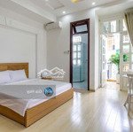 Căn hộ 1 phòng ngủ full nội thất - thang máy - hầm xe - dọn phòng 2l/tuần - ngay cầu thị nghè