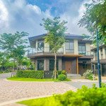 Nhận booking căn góc biệt thự 264m2 giá bán 12,3 tỷ view hồ bơi công viên. liên hệ: 0906 499 141