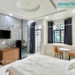 Cho thuê căn hộ studio-ban công to - mặt tiền đường lớn. rộng 30m2, gần cầu nguyễn văn cừ, sát q5