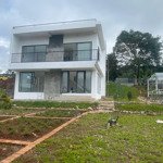 Căn vila rộng 600m2 view tuyệt hảo ngoại ô đà lạt giá ngộp