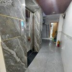 Bán chdv 90m2,6 tầng ,17 phòng có gác ,thang máy ,đường xe hơi ,p4 quận 8 ,dòng tiên 1,1 tỷ/năm .