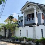 Bán biệt thự khu compound sân vườn. dt ngang 10 dài 20m. 3 tầng. giá 33 tỷ. lh 0901882939