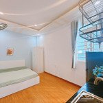 Studio cửa sổ trời , thang máy , full nội thất