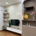 Chính chủ gửi bán 2 phòng ngủdiện tích 81m2, nhà mới full nội thất hiện đại, giá bán 4,9 tỷ có thương lượng