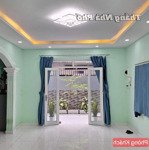 Nhỉnh 5tỷ nhà lô góc 3 mặt tiền, trường thọ 2tầng, ngang bề thế 7.8m dt100m2