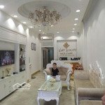 Cho thuê nhà riêng ,80m2 x tầng, mặt phố trần duy hưng , trung hoà, cầu giấy.