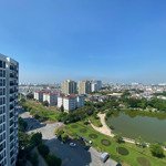 Chính chủ chuyển nhượng căn hộ 3 ngủ view hồ