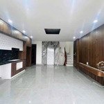 Nhà mới xây dựng 50m2 giá rẻ ái mộ, long biên.