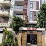 Cho thuê nhà nguyên căn quận 4 hơn 700m2 làm văn phòng hoặc trung tâm anh ngữ giá rẻ 0949766228 hải