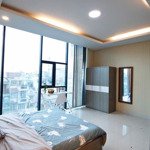 Studio view kính full nội thất sát cầu nguyễn văn cừ