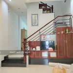 Cho thuê nhà 3 tầng, 72m2, xe hơi vào sân, full nội thất, gần ngã tư thủ đức, 15 triệu/th