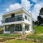 Căn villa nghỉ dưỡng ven đà lạt , ôm suối đá tự nhiên