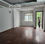 Cho thuê nhà văn quán, 95 m2 x 5 tầng, nhà sạch đẹp, oto đỗ cửa