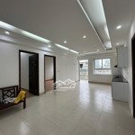 Cho thuê cc 165 thái hà 3pn 2 lô gia 2 vệ sinh 112m2