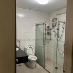 Cho thuê nhà riêng 70m2 x3 tầng ô tô đỗ cửa nhà mới sơn lại đẹp