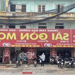 Thuê thẳng phố chùa láng nhà 3 tầng riêng biệt lô góc với ngõ rộng, vỉa hè sân bay dãy ăn uống