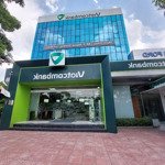 Tòa nhà vietcombank 5000m2 6 tầng 1 hầm thang máy vỉa hè -vị trí đẹp nhất phố gần đh công nghiệp hn