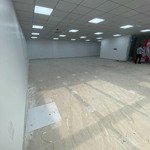 (gấp)chính chủcho thuê văn phòng150m2 tại phố duy tân , giá siêu tốt