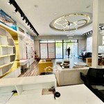 Cho thuê shophouse 4 tầng full nội thất văn phòng, vị trí vàng đường lớn 30m giá chỉ 25 triệu/tháng