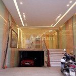 Cho thuê nhà mp khâm thiên, dt 150m2 x 2 tầng, mt 5 m, có thang máy, hầm để xe, giá cực tốt!