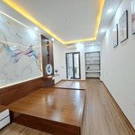 Phố nguyễn văn trỗi. 34/36m2 giá chỉ 7,85 tỷ. ô tô đỗ cửa. thoáng trước sau. full nội thất xịn