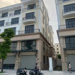 Shophouse xẻ khe 120 m2 mặt đường 20 mét, đối diện trường học. mặt tiền 7,5 mét. chiết khấu 27%