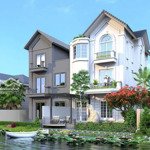 Mảnh đất vàng xây toà building mặt phố cầu giấy- lô góc 72m2 mặt tiền 12m. vị trí siêu đẹp.