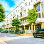 Bán gấp shophouse 4 tầng view 7 tòa chung cư centa diamond vsip giá tốt nhất