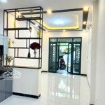 Nhà nở hậu tài lộc - diện tích gần 100m2 - trung tâm quận 7