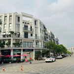 Bán shophouse 207m2 chính chủ xây 5 tầng view chung cư và phố đi bộ. đang cho thuê 100 triệu/tháng