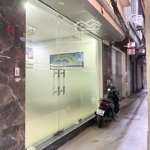 Bán nhà mới đẹp đường la thành đống đa 32m2, 5 tầng, 6 tỷ bảy về ở luôn.