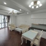 Bán gấp căn hộ 94m2, giá 10 tỷ, chung cư royal city, 3pn 2wc. liên hệ 0775246999