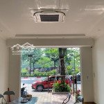 Tôi có nhà võ chí công, xuân la dt 60m2x7t mới xây thông sàn, có pccc làm vp, spa, ttgd.. giá 45tr