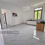 Bán nhà mới xây ngay công viên. 0353491195