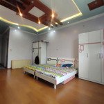 Bán nhà 4 tầng mặt đường nguyễn bỉnh khiêm. diện tích: 140m2. giá: 9,x tỷ