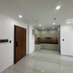 Cho thuê căn hộ 2 phòng ngủ- 70m2 tầng cao view hồ bơi giá bán 9 triệu/tháng - bao phí quản lý vào ở ngay!