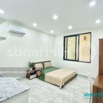 Căn hộ cửa sổ siêu đẹp / full nội thất /tòa nhà thang máy/ cửa phòng vân tay / kế bên quận 1