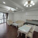 Bán gấp căn hộ 131m2 , giá 10,5 tỷ , chung cư royal city , 3pn 2wc . liên hệ 0775246999