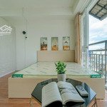 Căn hộ 1pn view đẹp,full nội thất mới,thang máy,máy giặt ,gần cầu nguyễn văn cừ,...