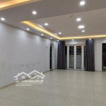 Căn hộ quận 2, dt 112 mét, 3 phòng ngủ, 3toilet, nhà rất đẹp, có máy lạnh. 0907706348 liên