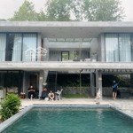 Bán căn villa này làm việc thoả thuận với chủ sở hữu luôn ạ