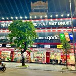 Cho thuê showroom mặt đường nguyễn trãi dt 550m mt 25m thông sàn ưu tiên nhà sách, điện máy