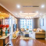 Chính chủ bán căn hộ mặt đường trần thái tông.diện tích100m2, 3 phòng ngủ 2vs full nội thất sửa đẹp, về ở ngay