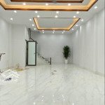 Cho thuê nhà phân lô phố hào nam. 60m2 x 5 tầng ô tô vào nhà , dừng đỗ ngày đem, đồ cơ bản. 20 triệu/th