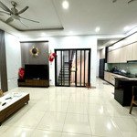 Vip! phân lô hoàng sâm, vỉa hè, 2 ô tô tránh, kinh doanh, thang máy, 2 thoáng, công viên, 65m2*5t.