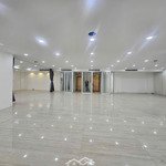 Cho thuê tòa nhà cmt8 dtsd 1800m2 sàn suốt thông thoáng nhà đẹp